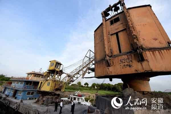 瑶海区打响全市整治非法码头砂石堆场“第一