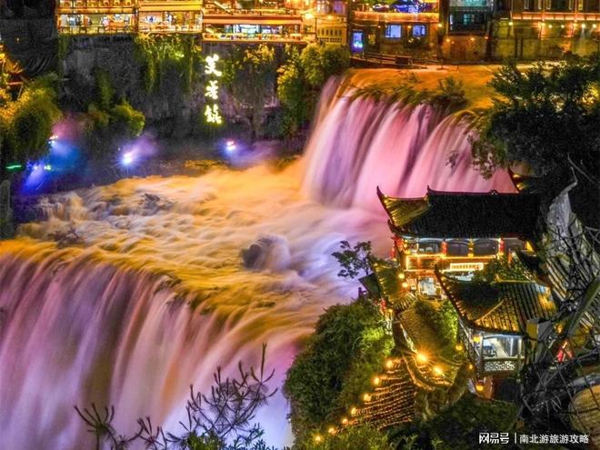 张家界五日游攻略｜2026凤凰古城+森林